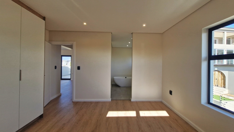 3 Bedroom Property for Sale in Country Club Western Cape